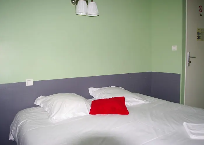 Hotel Des Voyageurs Chef-Boutonne