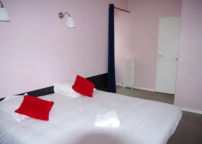 Des Voyageurs Chef-Boutonne