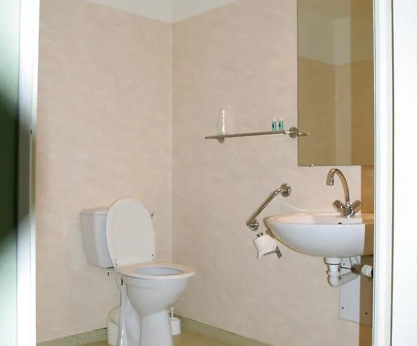 Hotel Des Voyageurs Chef-Boutonne